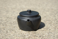 Load image into Gallery viewer, Heini (Wuhui Dicaoqing) Sangbian Yixing Teapot, 焐灰底槽青壶, 150ml