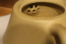 Load image into Gallery viewer, Zhima lüni Zhuzhuo Yixing Teapot, 芝麻绿泥柱拙壶 , 230ml