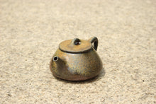 Load image into Gallery viewer, Wood Fired Shipiao Yixing Teapot, Dicaoqing clay, 柴烧底槽青石瓢壶, 110ml