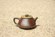 Load image into Gallery viewer, Wood Fired Shipiao Yixing Teapot, Dicaoqing clay, 柴烧底槽青石瓢壶, 110ml