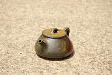 Load image into Gallery viewer, Wood Fired Shipiao Yixing Teapot, Dicaoqing clay, 柴烧底槽青石瓢壶, 110ml