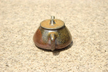 Load image into Gallery viewer, Wood Fired Shipiao Yixing Teapot, Dicaoqing clay, 柴烧底槽青石瓢壶, 110ml