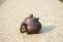 Load image into Gallery viewer, 95ml Junle Nixing Teapot 坭兴君乐壶 by Wu Sheng Sheng