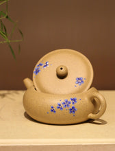 Load image into Gallery viewer, Zhima lüni Xiangyu Yixing Teapot with Diancai Painting, 点彩芝麻绿泥香玉壶, 100ml
