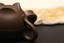 Load image into Gallery viewer, TianQingNi Sudai Yixing Teapot, 天青泥素带壶, 200ml