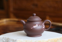 Load image into Gallery viewer, Panhu Zini Yixing Teapot with diancai painting of lucky bats, 点彩紫泥潘壶, 120ml