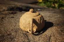 Load image into Gallery viewer, Fully Handmade Benshan Lüni Gongchun Yixing Teapot by Gong Jiachun 龚家春, 全手工本山绿泥供春壶, 200ml