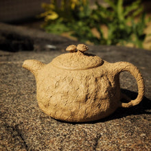 Load image into Gallery viewer, Fully Handmade Benshan Lüni Gongchun Yixing Teapot by Gong Jiachun 龚家春, 全手工本山绿泥供春壶, 200ml