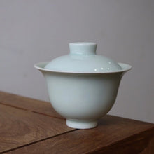 Load image into Gallery viewer, 120ml Qingyou Fanggu Jingdezhen Porcelain Gaiwan, 仿古青釉盖碗
