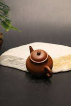 Load image into Gallery viewer, Zhuni Bale Shuiping Yixing Teapot 朱泥芭乐水平壶 140ml