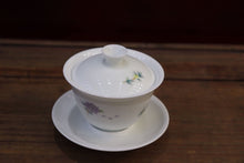 Load image into Gallery viewer, 120ml Four Season Flowers Fencai Jingdezhen Porcelain Gaiwan