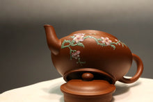 Load image into Gallery viewer, Zhuni Biandeng Yixing Teapot with Diancai Flowers, 点彩朱泥扁灯壶, 145ml