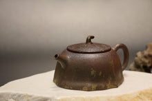 Load image into Gallery viewer, Wood Fired Lao Duanni Lianjing Yixing Teapot 柴烧老段泥莲镜壶 no.2, 160ml