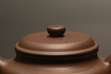Load image into Gallery viewer, Dicaoqing Dezhong Yixing Teapot, 底槽青德种壶, 220ml