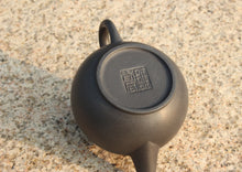 Load image into Gallery viewer, Heini (Wuhui Dicaoqing) Small Dicaoqing Shuiping Yixing Teapot, 焐灰底槽青小水平壶, 80ml