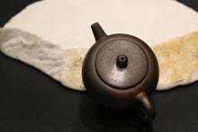 Load image into Gallery viewer, Wood Fired Heng Yu Lianzi Yixing Teapot, Jiangponi clay, 柴烧降坡泥亨裕莲子壶, 180ml