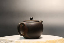 Load image into Gallery viewer, Wood Fired Heng Yu Lianzi Yixing Teapot, Jiangponi clay, 柴烧降坡泥亨裕莲子壶, 180ml