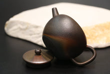 Load image into Gallery viewer, Wood Fired Heng Yu Lianzi Yixing Teapot, Jiangponi clay, 柴烧降坡泥亨裕莲子壶, 180ml