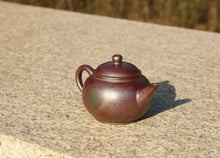 Load image into Gallery viewer, Wood Fired Small Shuiping Yixing Teapot, Dicaoqing clay, 柴烧底槽青小水平壶, 80ml