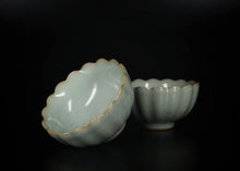 Load image into Gallery viewer, Pair of Matching 50ml Scalloped Ruyao Sky Blue Teacups, 天青汝窑茶杯