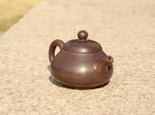 Load image into Gallery viewer, 105ml Hehuan Nixing Teapot 坭兴合欢壶 by Wu Sheng Sheng