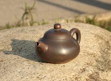 Load image into Gallery viewer, 105ml Hehuan Nixing Teapot 坭兴合欢壶 by Wu Sheng Sheng