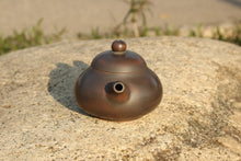 Load image into Gallery viewer, 105ml Hehuan Nixing Teapot 坭兴合欢壶 by Wu Sheng Sheng