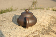 Load image into Gallery viewer, 105ml Hehuan Nixing Teapot 坭兴合欢壶 by Wu Sheng Sheng