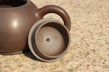 Load image into Gallery viewer, 95ml Pear Nixing Teapot 坭兴小梨壶 by Zhou Yujiao