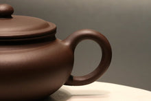 Load image into Gallery viewer, Dicaoqing Bianfu Yixing Teapot, 底槽青扁腹壶, 200ml