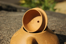 Load image into Gallery viewer, Huangjin Duan Hulupiao Yixing Teapot with Carvings of Chrysanthemums, 葫芦瓢黄金段壶, 茶已熟 菊正开 赏秋人 来不来, 125ml