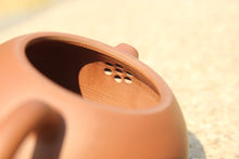Load image into Gallery viewer, 75ml Small Xishi Nixing Teapot, 坭兴小西施壶