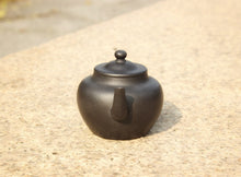 Load image into Gallery viewer, Heini (Wuhui Zhuni) Yigong Yixing Teapot, 焐灰朱泥逸公壶, 130ml