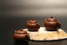 Load image into Gallery viewer, Small Zhuni Shuiping Yixing Teapot 朱泥小水平 100ml