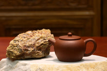 Load image into Gallery viewer, Zhuni Dahongpao Heng Yu Lianzi Yixing Teapot, 朱泥大红袍亨裕莲子壶, 90ml