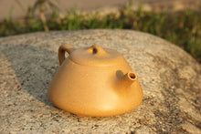 Load image into Gallery viewer, Huangjin Duan ManSheng Shipiao Yixing Teapot with Carvings, 黄金段曼生石瓢, 不肥而坚是以永年, 190ml