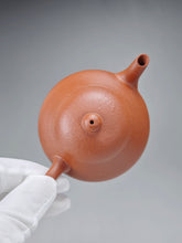 Load image into Gallery viewer, Zhuni Dahongpao Pear Yixing Teapot 朱泥大红袍梨形 120ml
