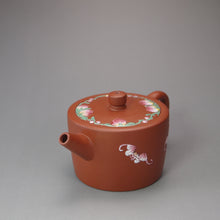 Load image into Gallery viewer, Xiao Hongni Zhitong Yixing Teapot with Diancai Bats and Peaches 点彩小红泥直筒 100ml
