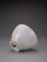 Load image into Gallery viewer, Ink Painting Series Teacup by Taoshan Studio No.2 桃山房赤白杯 100ml
