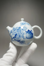Load image into Gallery viewer, Qinghua Teapot Jingdezhen Fine Porcelain Teapot by KuangShi 耕隐艺品匡石手绘龙蛋壶 100ml
