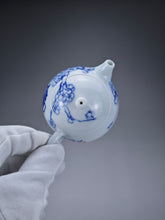 Load image into Gallery viewer, 100ml Fully Handmade Qinghua Jingdezhen Fine Porcelain Teapot by KuangShi 耕隐艺品匡石手绘龙蛋壶
