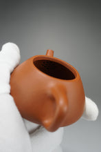 Load image into Gallery viewer, Zhuni Little Shipiao Yixing Teapot 朱泥平盖石瓢 100ml
