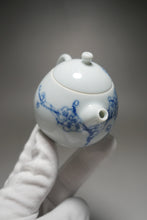 Load image into Gallery viewer, Qinghua Teapot Jingdezhen Fine Porcelain Teapot by KuangShi 耕隐艺品匡石手绘龙蛋壶 100ml
