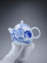 Load image into Gallery viewer, 100ml Fully Handmade Qinghua Jingdezhen Fine Porcelain Teapot by KuangShi 耕隐艺品匡石手绘龙蛋壶
