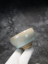 Load image into Gallery viewer, 100ml Ltd. Ed. Ruyao FangHua Beauty’s Shoulder Teacup 汝窑芳华美人肩
