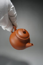Load image into Gallery viewer, Zhuni Little Bale Shuiping Yixing Teapot 朱泥芭乐水平 100ml
