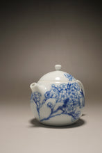 Load image into Gallery viewer, Qinghua Teapot Jingdezhen Fine Porcelain Teapot by KuangShi 耕隐艺品匡石手绘龙蛋壶 100ml
