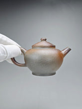 Load image into Gallery viewer, Wood Fired Jiangponi Julun Yixing Teapot 柴烧降坡泥巨轮珠 105ml
