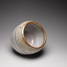 Load image into Gallery viewer, Shino Glazed Stoneware Teacup no.2 手工陶艺志野杯 105ml

