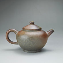 Load image into Gallery viewer, Wood Fired Jiangponi Julun Yixing Teapot 柴烧降坡泥巨轮珠 105ml
